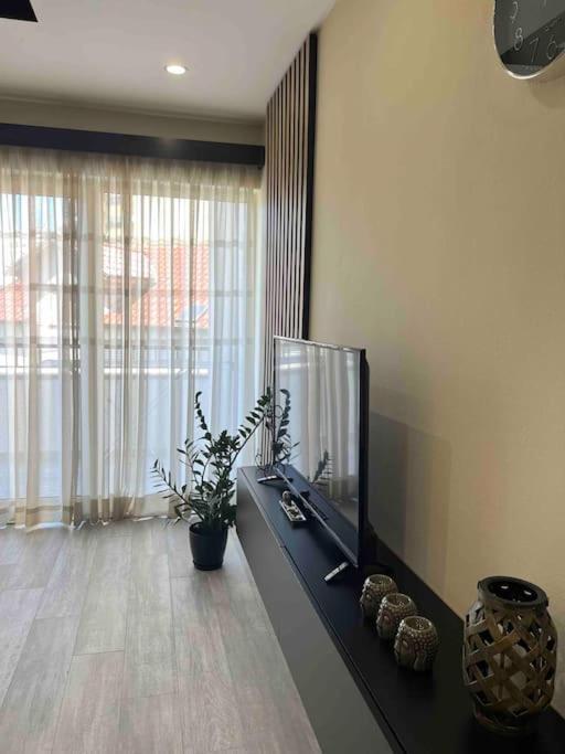 Great Apartament Near Lake & Blloku Area تيرانا المظهر الخارجي الصورة